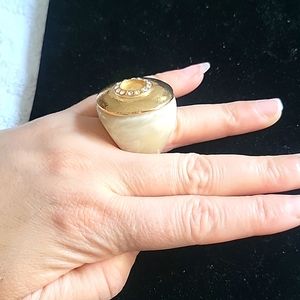 Fashion Jewelry Gold and Cream Ring (size 6.5)